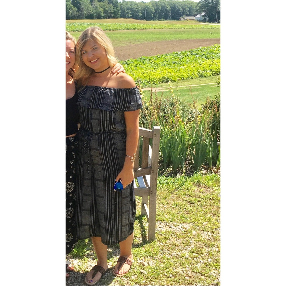 Off-the-shoulder jumper